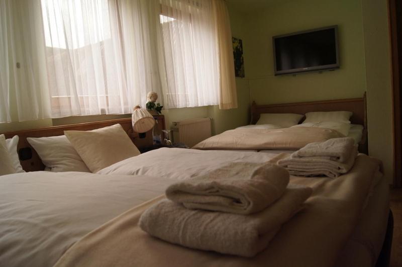 Krone Das Hotel 陶博雷特斯海姆 外观 照片
